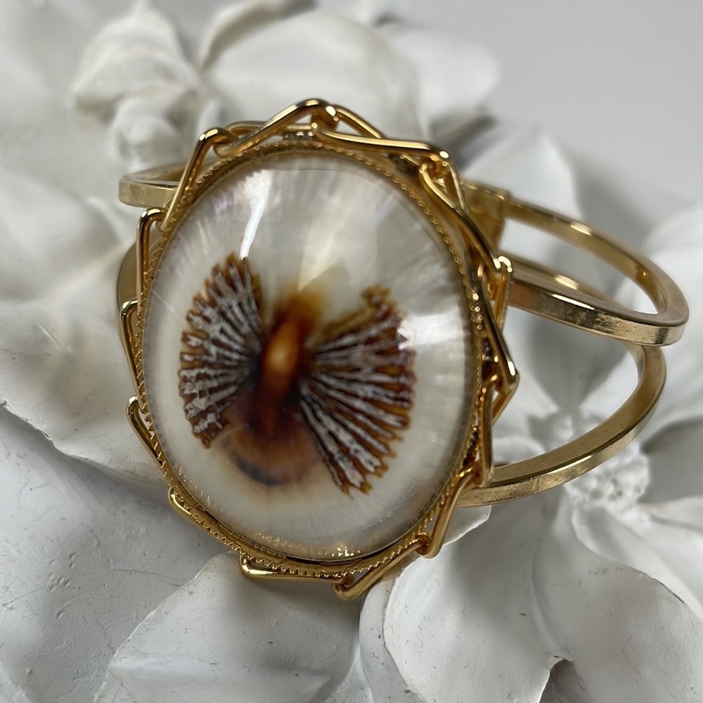 Shell Dove Clamp Style Bangle - Picture 13 of 15